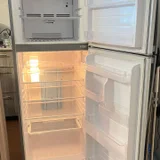 Двухкамерный холодильник Toshiba — refrigerator, microwave (photo 2)