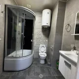 Квартира 2+1 — bathtub, washbasin (photo 2)