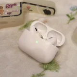 Беспроводные наушники AirPods реплика с 2 чехлами — piggy bank, nipple (photo 1)