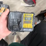 Зарядное устройство Dewalt DCB1104 — stopwatch, hand-held computer (photo 2)