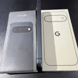 Google Pixel 11 256GB — cellular telephone, mouse, modem (photo 1)