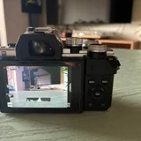 Фотоаппарат Olympus OM-D E-M10 Mark II с объективом 14-42mm — reflex camera, Polaroid camera, tape player (photo 2)