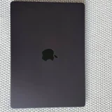 MacBook Pro 14" M5 Space Black (photo 4)