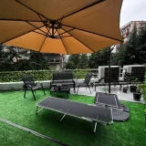 Сдается 1+1 квартира с террасой — umbrella, stretcher, park bench (photo 1)