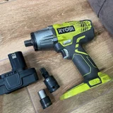 Ударный гайковёрт Ryobi ONE+ R18IW3 с переходниками — power drill (photo 1)