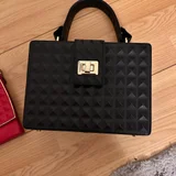 Набор вещей пакетом (сумка, кошелек, пенал, фартук и др.) — purse, mailbag (photo 2)
