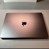 Apple MacBook Pro 14″ (photo 1)