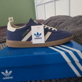Одежда Adidas и Tommy Hilfiger — running shoe (photo 1)