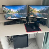 Настольная игра Cashflow/Кэшфлоу — monitor, desk, desktop computer (photo 1)