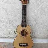 Укулеле с чехлом и струнами — acoustic guitar (photo 1)