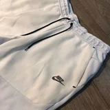 Спортивные штаны Nike Tech Fleece — apron, mailbag, sleeping bag (photo 2)