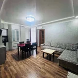 2-комнатная квартира 70 м2 — sliding door, studio couch, home theater (photo 3)