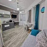 Квартира 1+1, 40 кв.м — stretcher, sliding door, patio (photo 3)