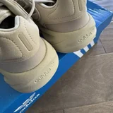 Кроссовки Adidas Ozelia Sand (photo 9)