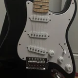 Электрогитара с аксессуарами — electric guitar (photo 2)