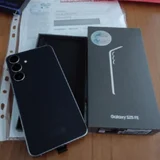 Samsung Galaxy S25 FE 8GB/256GB Black — hard disc, loudspeaker (photo 1)
