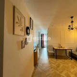 Квартира 1+1 в Elt-квартале — wall clock, prison, dining table (photo 1)