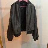 Куртка Zara для девочки 8-9 лет — trench coat, academic gown (photo 1)