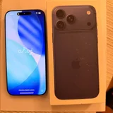 iPhone 17 Pro Max — cellular telephone, remote control, iPod (photo 1)