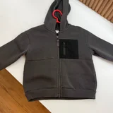 Джинсы, бронежилет и толстовка — bulletproof vest, sweatshirt (photo 3)