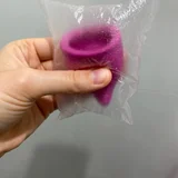 Многоразовая менструальная чаша 30 мл — paper towel, plastic bag (photo 2)