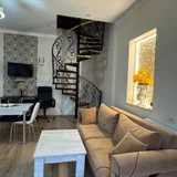 Ноутбук — studio couch, bannister, patio (photo 2)