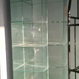 Стеклянная этажерка с зеркальной задней частью — window screen, sliding door (photo 3)