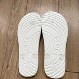 Crocs белые вьетнамки унисекс оригинал — clog, wooden spoon, saltshaker (photo 3)