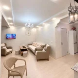 1-комнатную квартиру 50 кв.м. на год — restaurant, desk, dining table (photo 3)