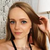 Серьги "Cinnamon" — hair spray, lipstick (photo 3)