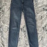 Брюки черные Stradivarius из экокожи — jean (photo 3)