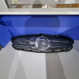 Решётка передняя Mercedes C300 — buckle, electric fan (photo 2)