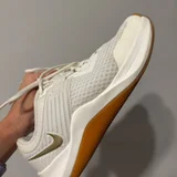 Кроссовки Nike женские (photo 2)