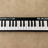 Миди клавиатура M-Audio Keystation Mini 32 MK3 — upright (photo 1)