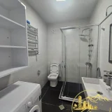 Квартира 2+1 на улице Мамуладзе, 13 — washbasin, bathtub, toilet seat (photo 5)