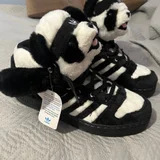 Кроссовки Adidas Jeremy Scott — giant panda (photo 1)