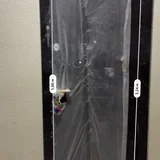 Входная металлическая дверь — sliding door, shower curtain (photo 2)