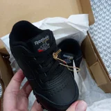 Детские кроссовки Reebok Classic Leather — modem, knee pad (photo 4)