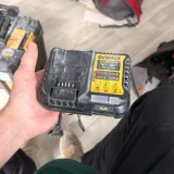 Зарядное устройство Dewalt DCB1104 — hand-held computer, stopwatch (photo 1)