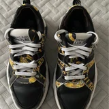 Женские кроссовки Versace Jeans Couture — Loafer, running shoe, backpack (photo 3)