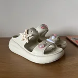 Женские шлепки Crocs — plane, sandal (photo 1)