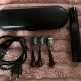 Электрическая зубная щетка Philips SonicCare ProtectiveClean 4300 с насадками и чехлом + подарок — face powder, carpenter's kit, scabbard (photo 1)