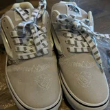 Кроссовки новые — sandal, running shoe, shoe shop (photo 3)