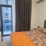 Квартира с 2 спальнями на Новом бульваре — studio couch, window shade, theater curtain (photo 3)