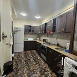 Квартира 1+2, 80 кв.м, ул. Лука Асатиани, 5 — microwave, home theater, passenger car (photo 3)