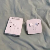 Проводные наушники Apple EarPods USB-C — switch (photo 2)