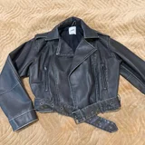Кожанка, куртка, жилетка или бомбер — mailbag, holster, swimming trunks (photo 1)