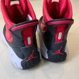 Ботинки Jordan Drip 23 — knee pad, sandal (photo 3)