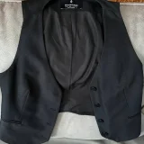 Колонка и два микрофона — trench coat, swimming trunks, suit (photo 2)