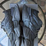 Кроссовки New Balance 9060 — trench coat, backpack, bulletproof vest (photo 3)